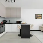Apartman Atmospheric In With A Charming Balcony From Renters *
