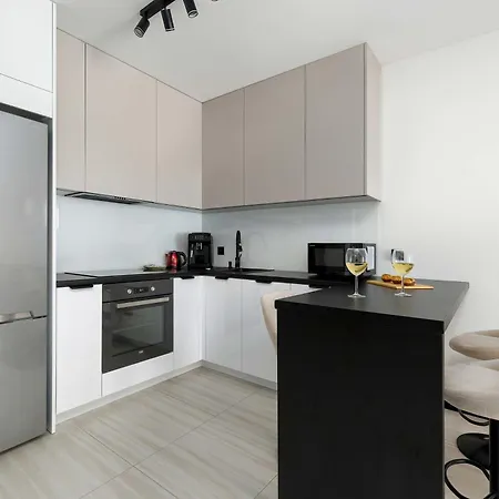 Διαμέρισμα Atmospheric In With A Charming Balcony From Renters