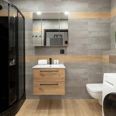 Atmospheric In With A Charming Balcony From Renters *