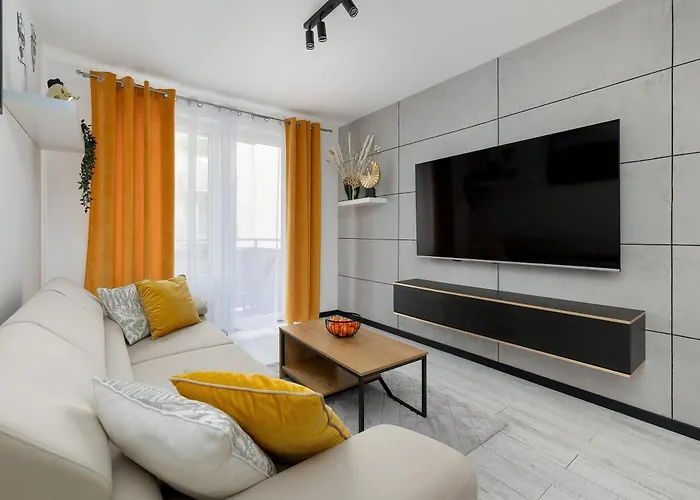 Atmospheric In With A Charming Balcony From Renters Στσέτσιν