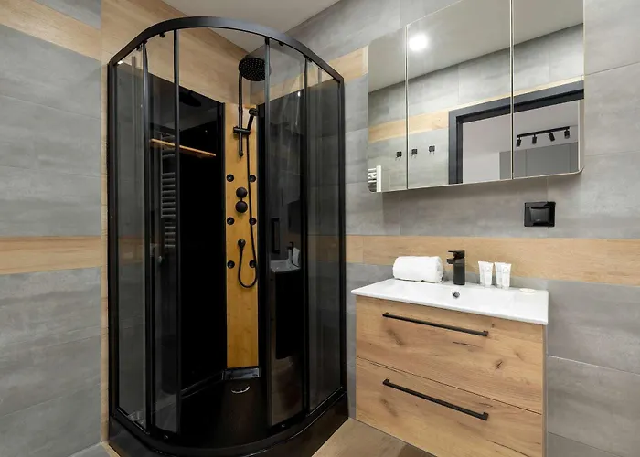 דירה Atmospheric In With A Charming Balcony From Renters