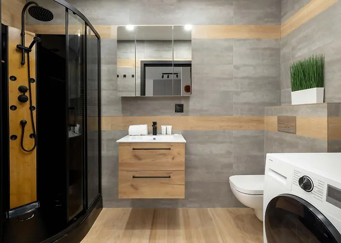 Atmospheric In With A Charming Balcony From Renters *